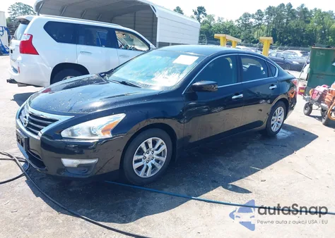2015 Nissan Altima 2.5 S z USA, uszkodzony, nr VIN 1N4AL3AP9FN329371